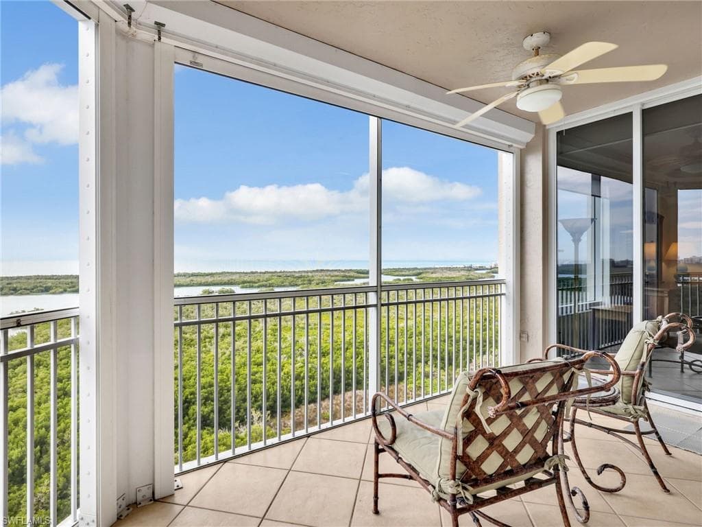 1001 Arbor Lake DR 1502 NAPLES, FL 34110