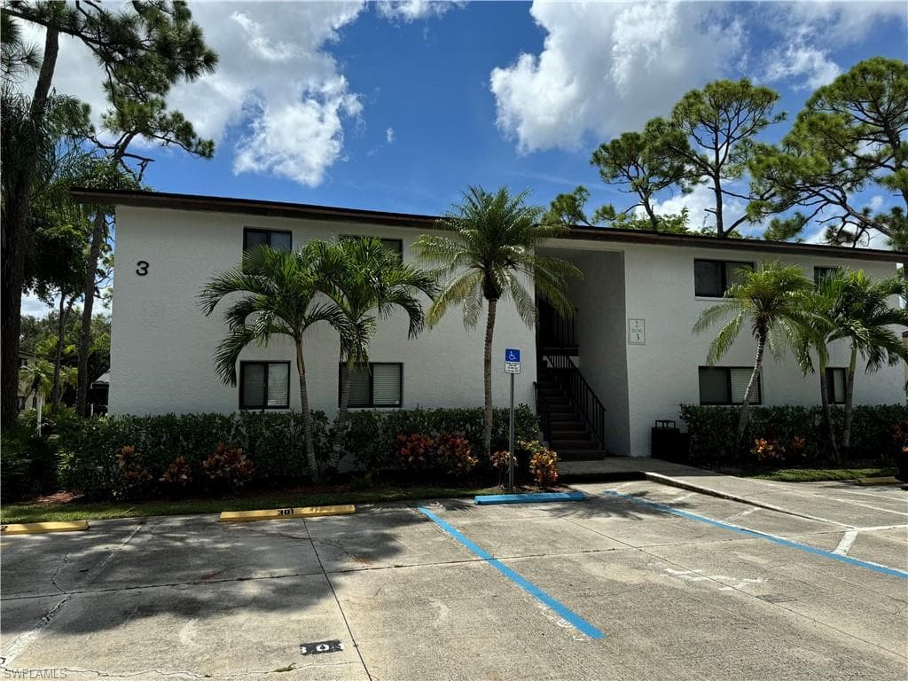 7961 Gladiolus DR FORT MYERS, FL 33908
