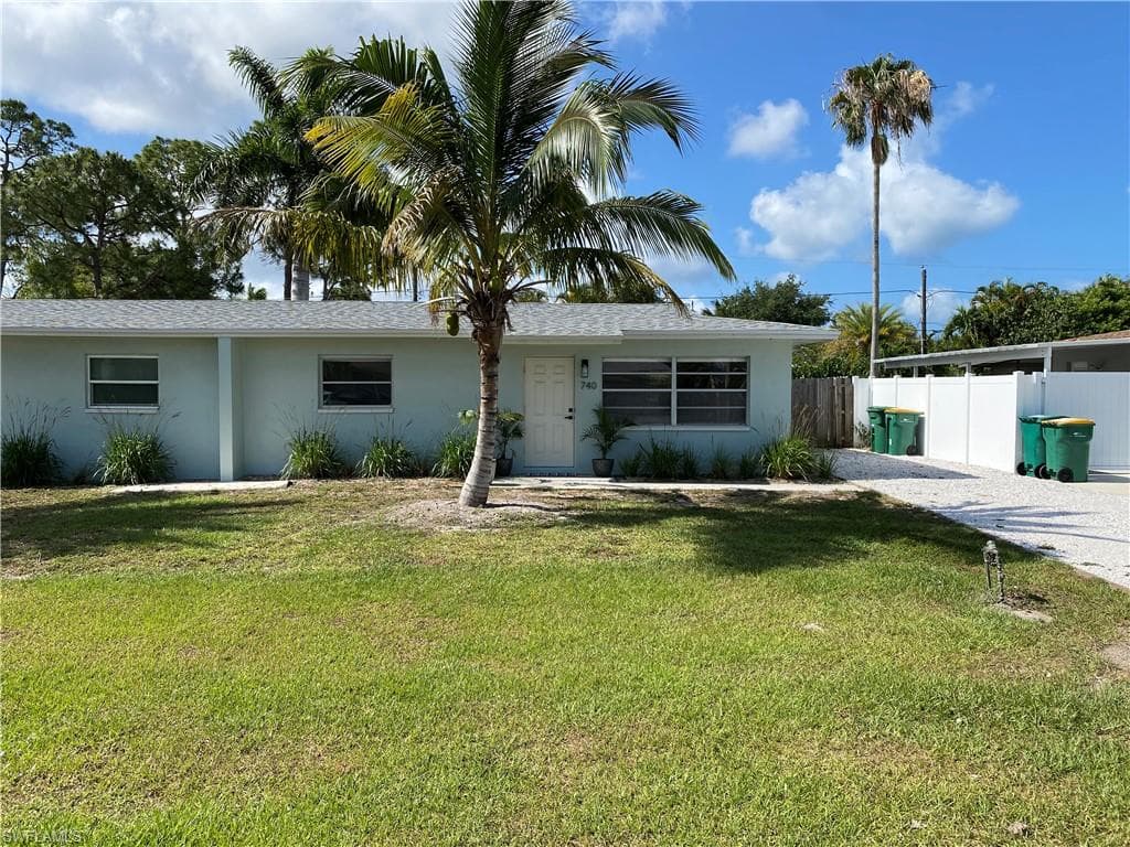 740 108th AVE N NAPLES, FL 34108
