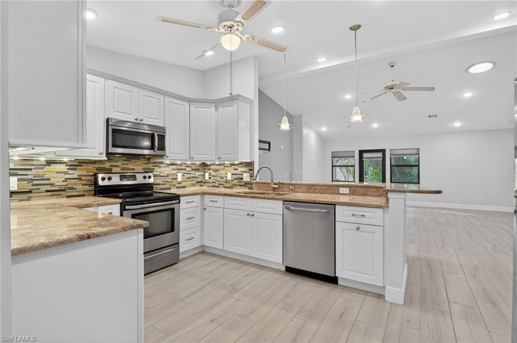5365 Governors DR FORT MYERS, FL 33907