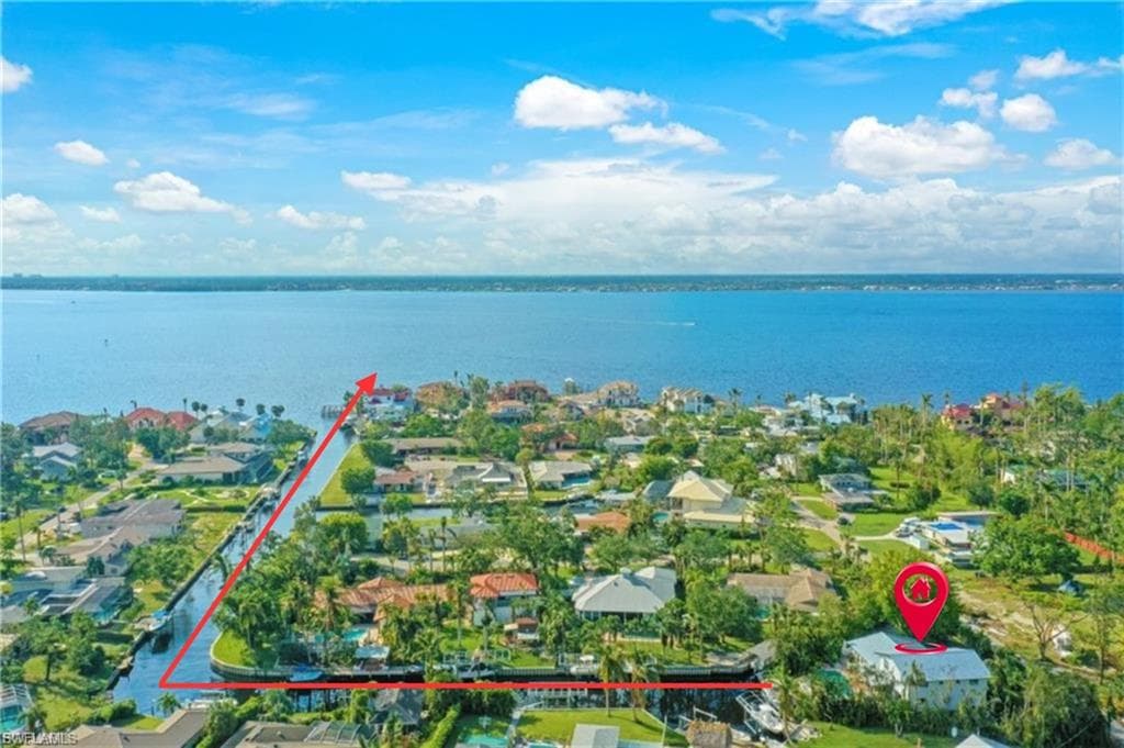 1030 Aqua LN FORT MYERS, FL 33919