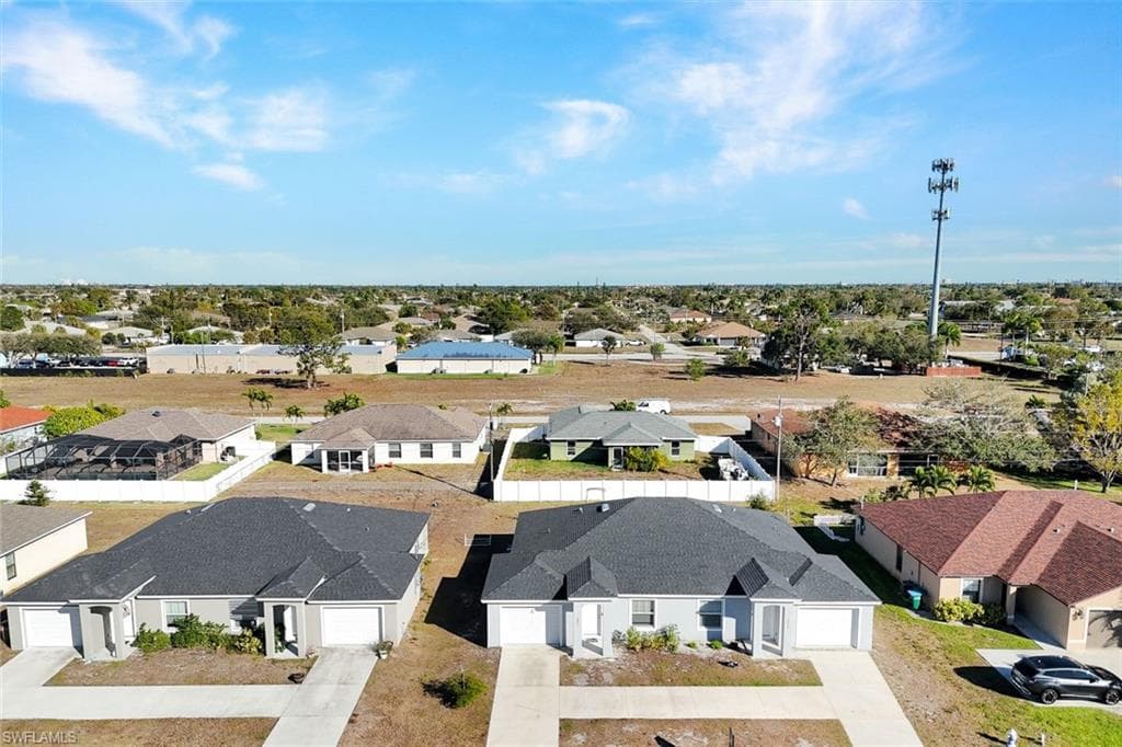 3823 SW 8th CT CAPE CORAL, FL 33914