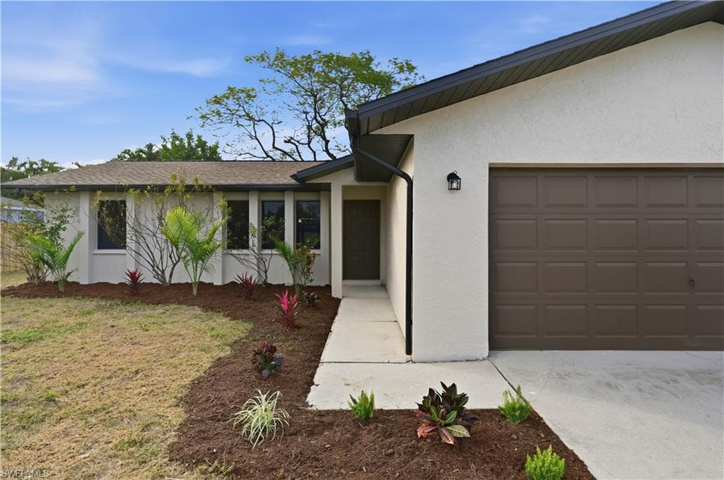 306 18th TER CAPE CORAL, FL 33990