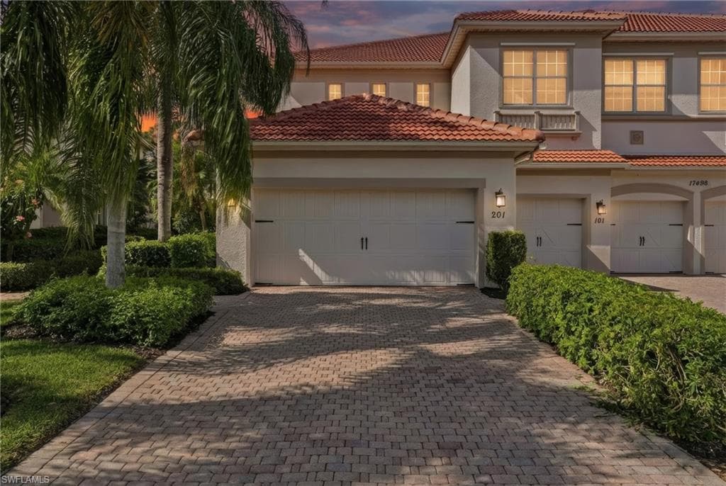 17498 Old Harmony DR 201 FORT MYERS, FL 33908