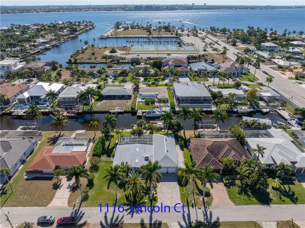 1116 Lincoln CT CAPE CORAL, FL 33904