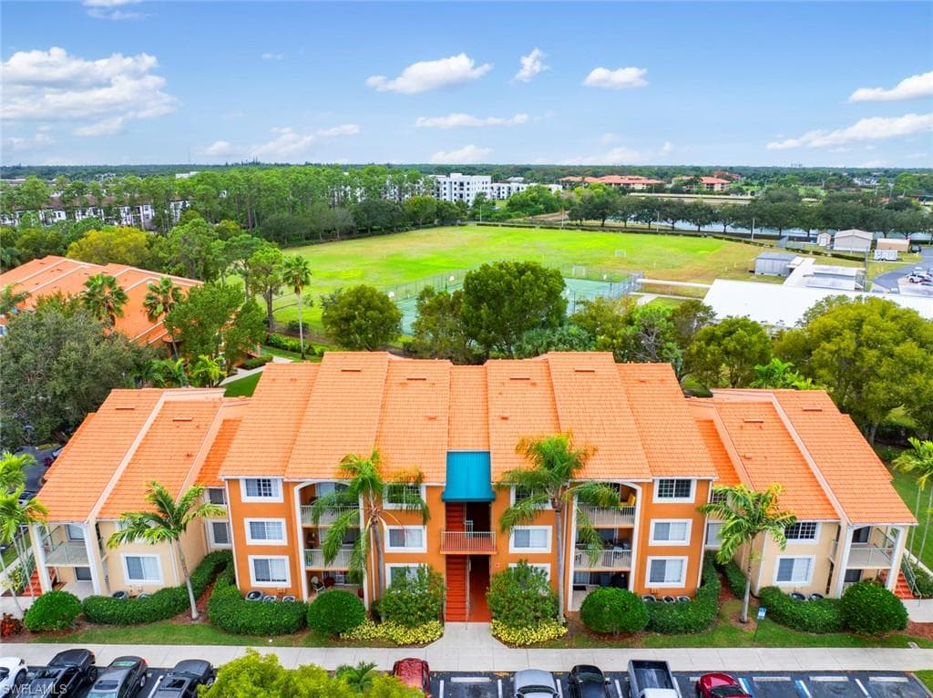 1180 Wildwood Lakes BLVD 303 NAPLES, FL 34104