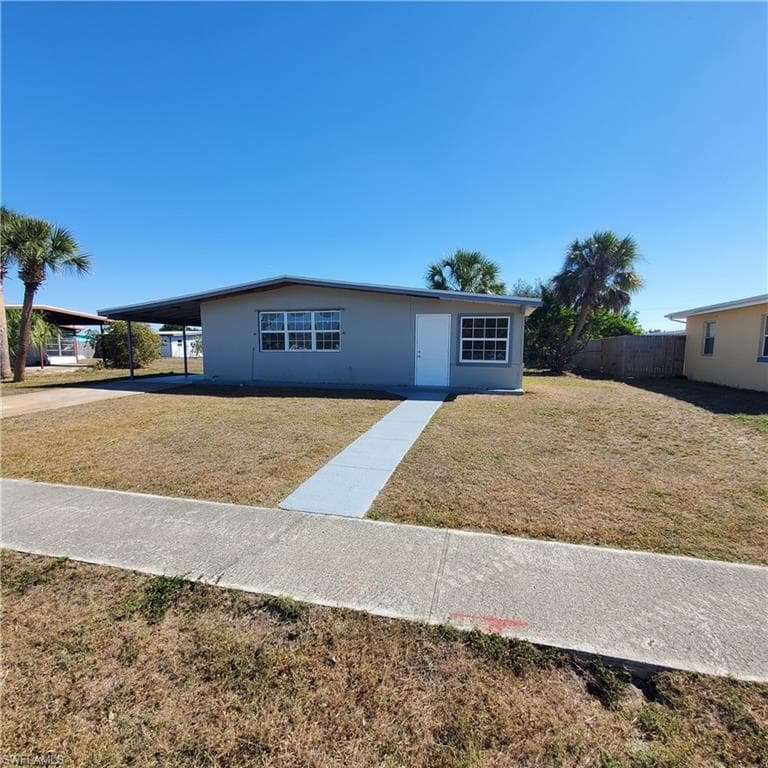 22025 Beverly AVE PORT CHARLOTTE, FL 33952