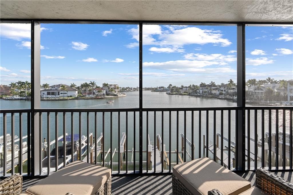 10420 Gulf Shore DR 121 NAPLES, FL 34108