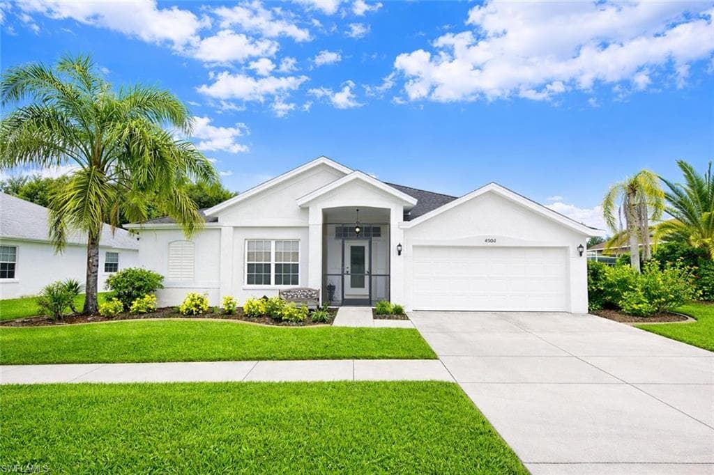 4504 Varsity CIR LEHIGH ACRES, FL 33971