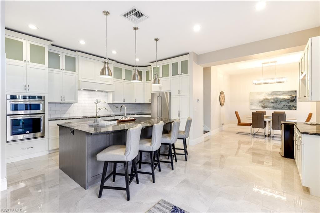 5652 Kensington LOOP FORT MYERS, FL 33912