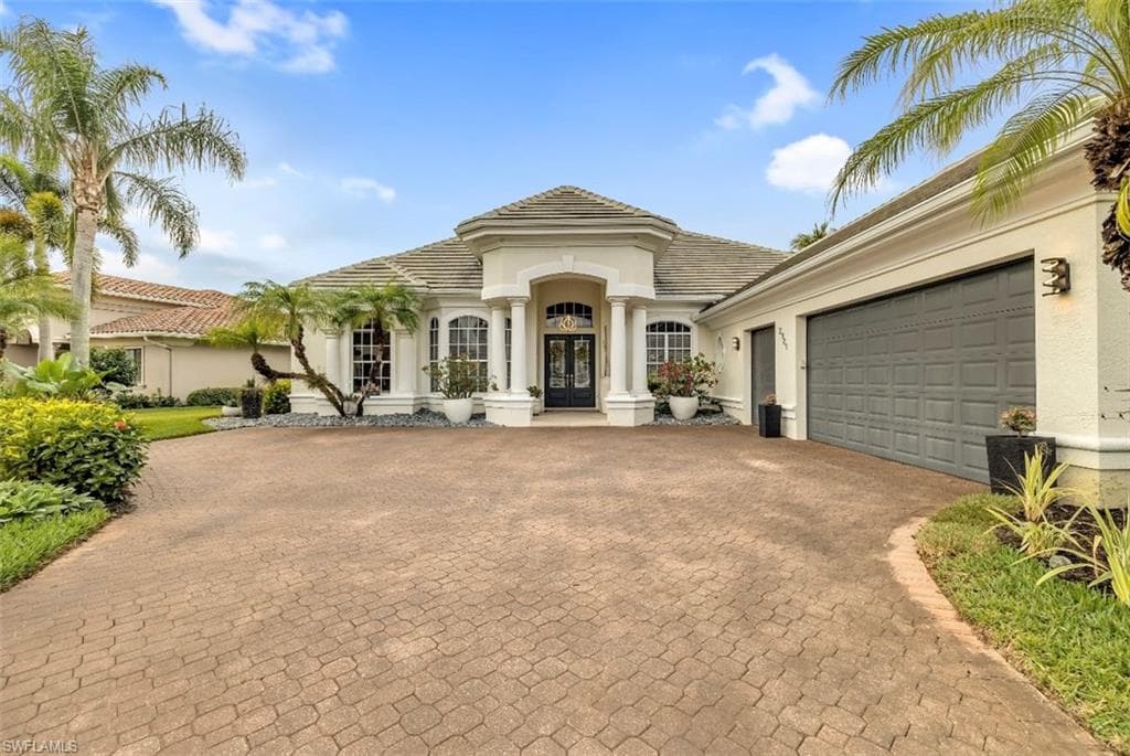 2721 Olde Cypress DR NAPLES, FL 34119