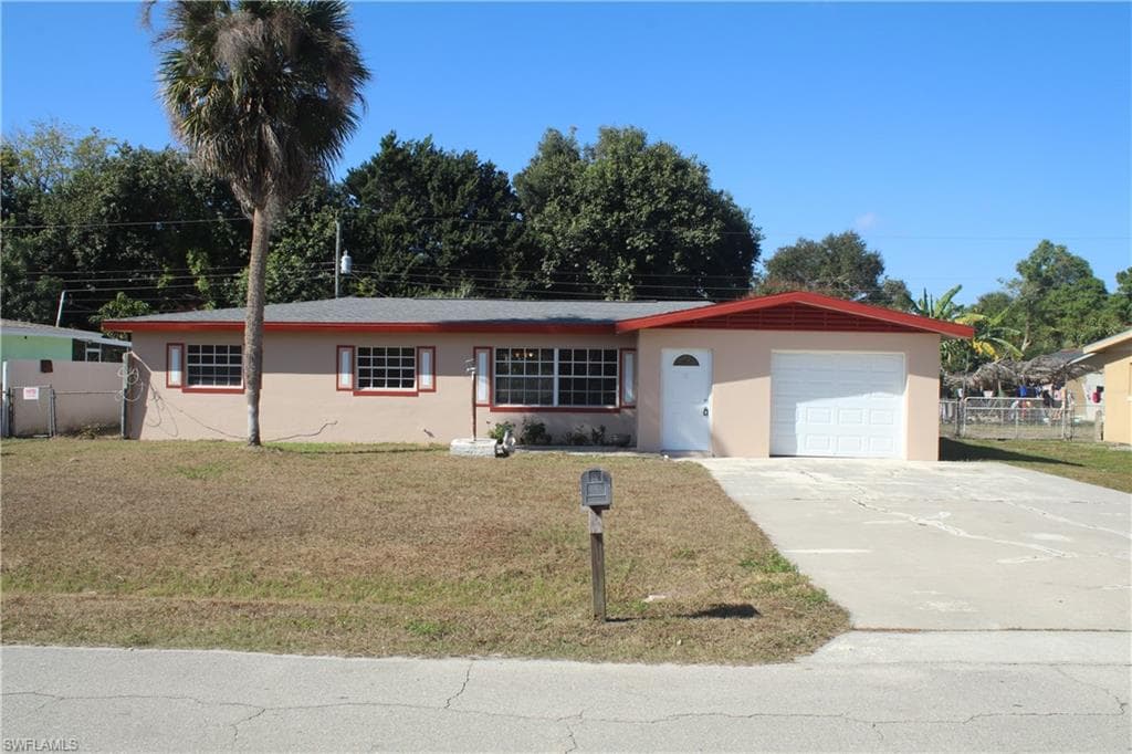 382 Ottumwa AVE FORT MYERS, FL 33905