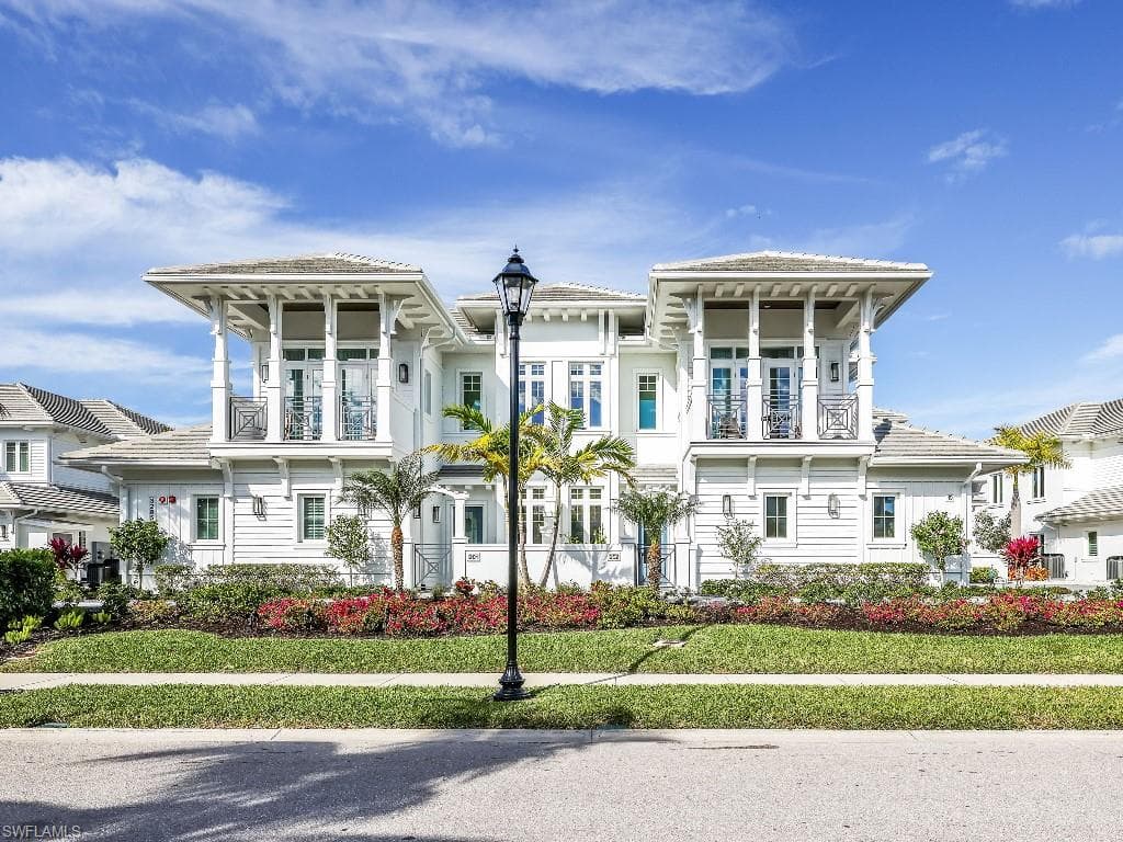 3285 Dorado LN 102 NAPLES, FL 34114