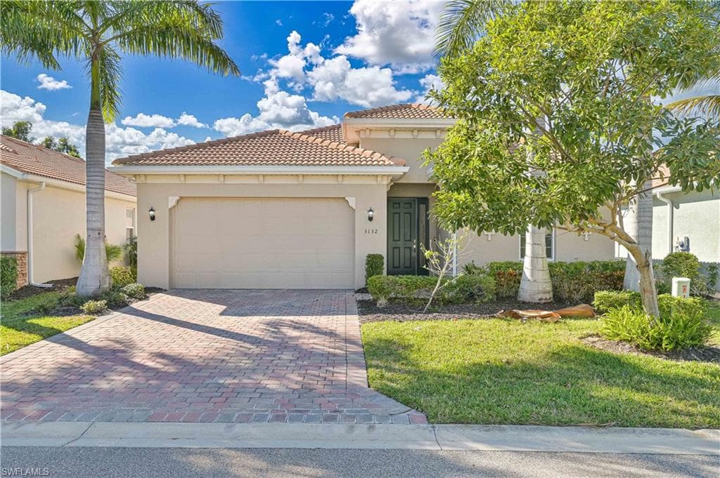 3132 Royal Gardens AVE FORT MYERS, FL 33916