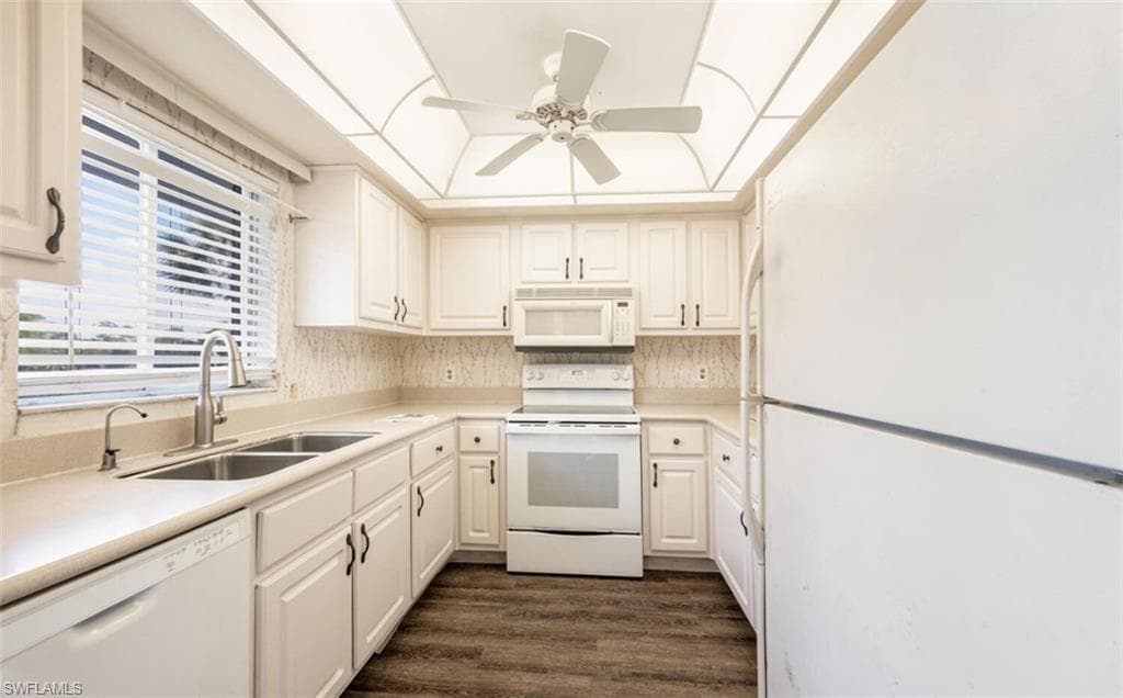 5635 Rattlesnake Hammock RD D-203 NAPLES, FL 34113