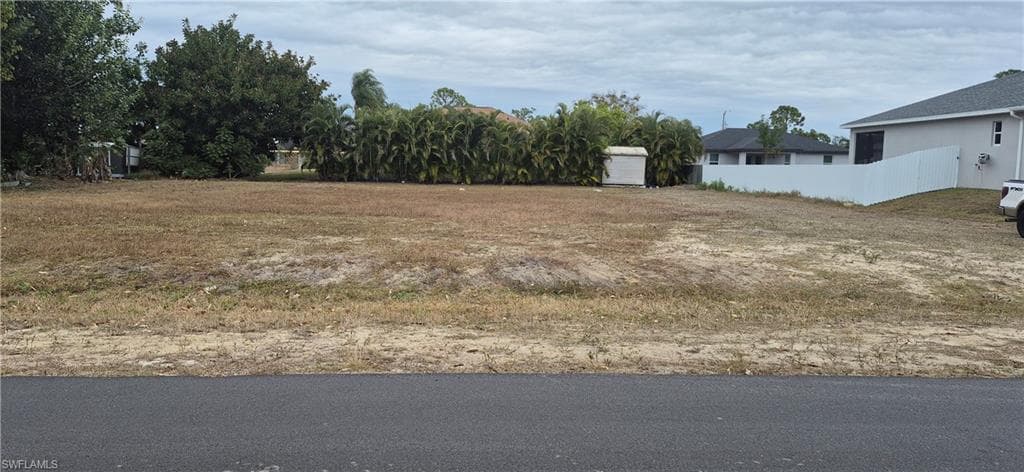 2225 NE 34th LN CAPE CORAL, FL 33909