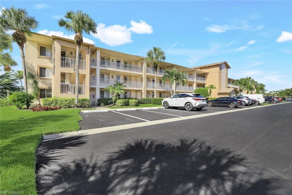7360 Glenmoor LN 4301 NAPLES, FL 34104
