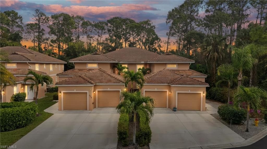 770 Luisa LN 3 NAPLES, FL 34104