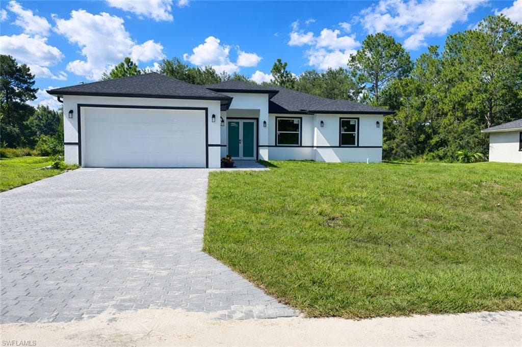 3901 E 19th ST LEHIGH ACRES, FL 33972
