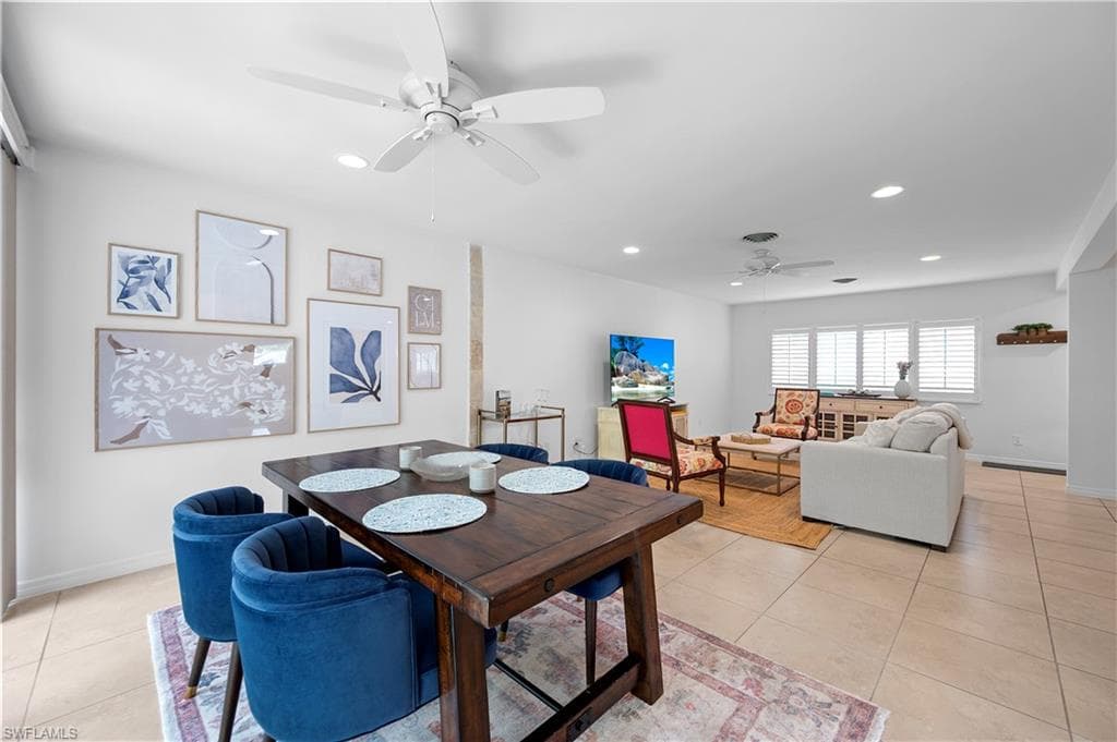 1340 Crayton RD 4 NAPLES, FL 34102