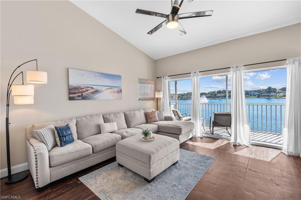 541 Windsor SQ NAPLES, FL 34104