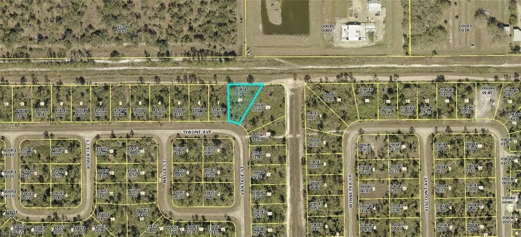 300 Tyrone AVE LEHIGH ACRES, FL 33972