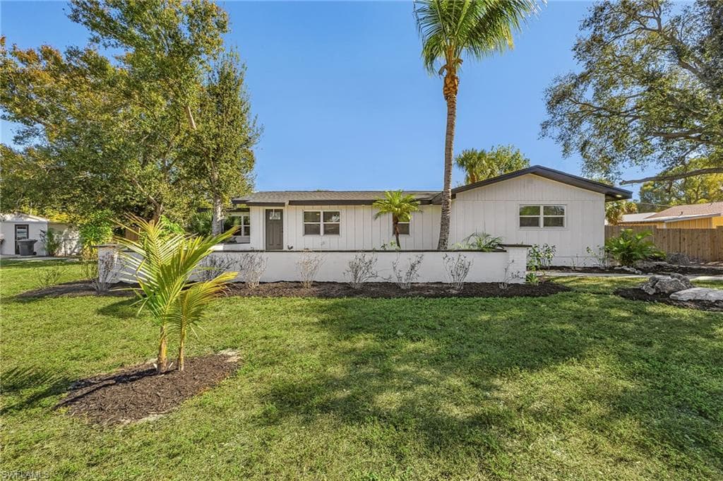 3843 Marvaez ST FORT MYERS, FL 33901