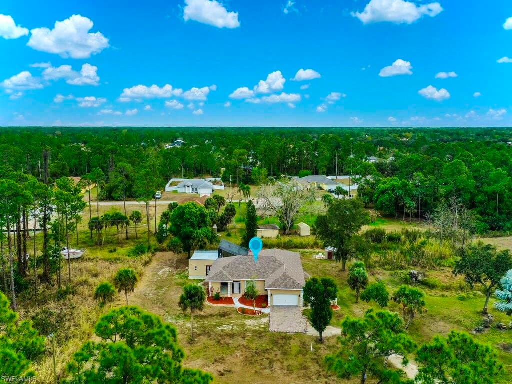 910 Prospect AVE LEHIGH ACRES, FL 33972