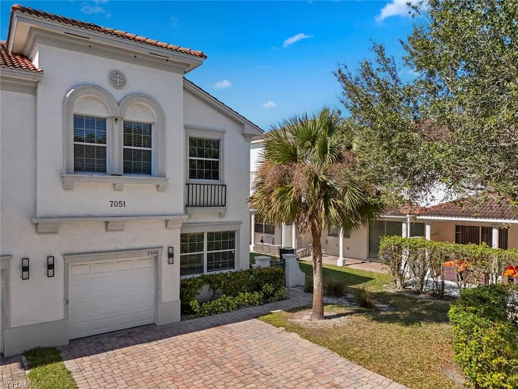 7051 Ambrosia LN 3506 NAPLES, FL 34119