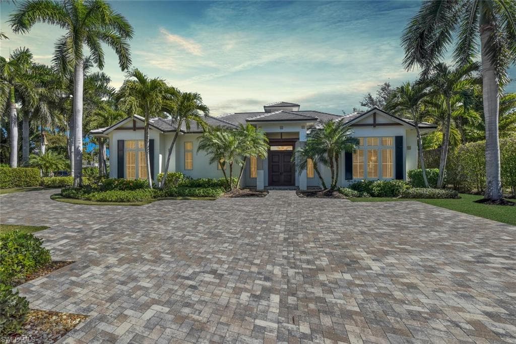 2250 Crayton RD NAPLES, FL 34103