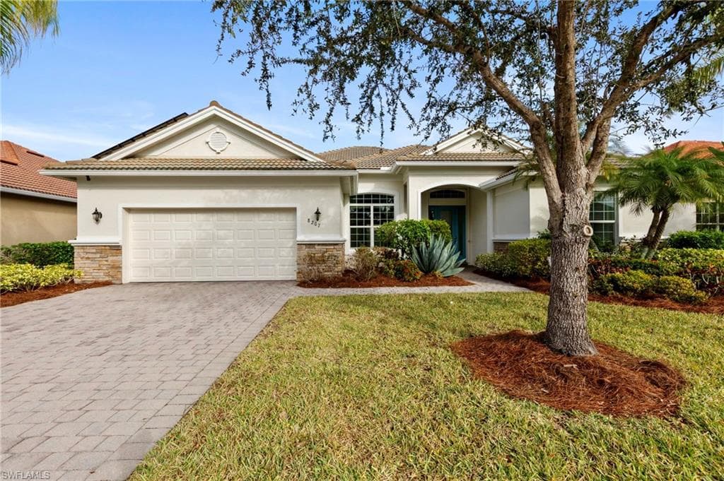 8207 Potomac LN NAPLES, FL 34104