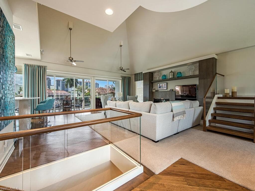 464 Oak AVE NAPLES, FL 34108