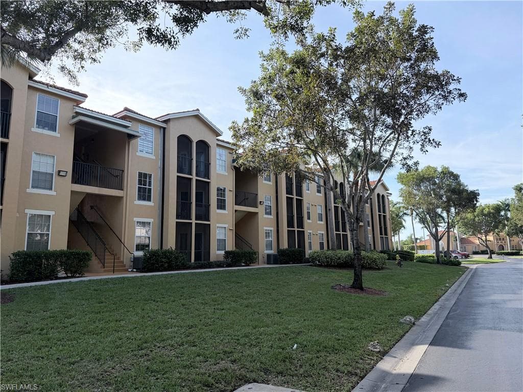 8687 River Homes LN 4202 BONITA SPRINGS, FL 34135