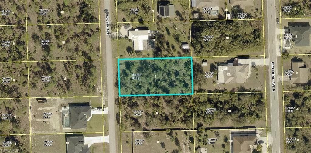 818 Calvin AVE LEHIGH ACRES, FL 33972