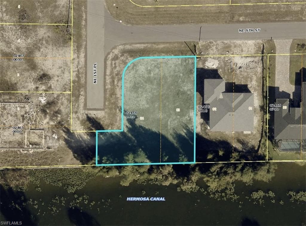 122 NE 9th ST CAPE CORAL, FL 33909