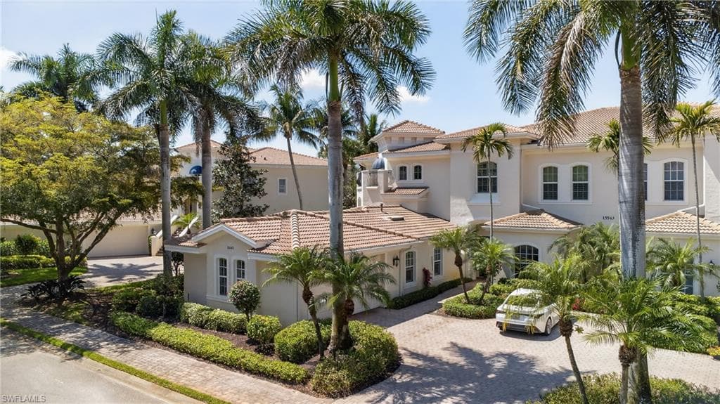 15543 Monterosso LN 101 NAPLES, FL 34110