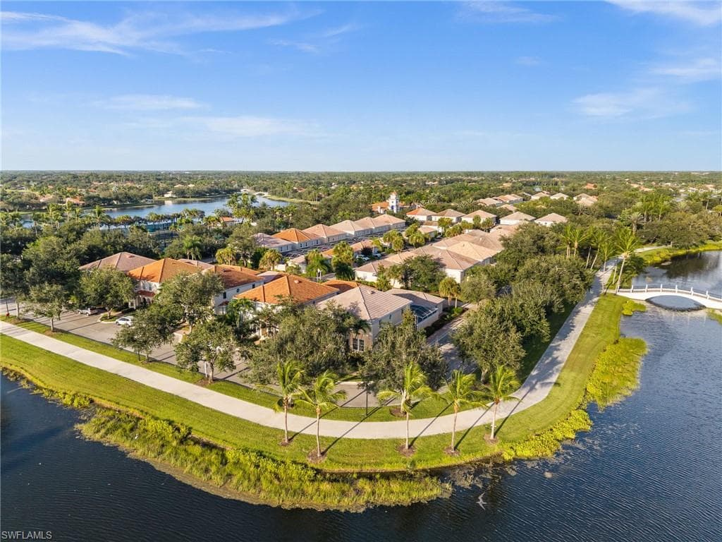 6072 Towncenter CIR NAPLES, FL 34119