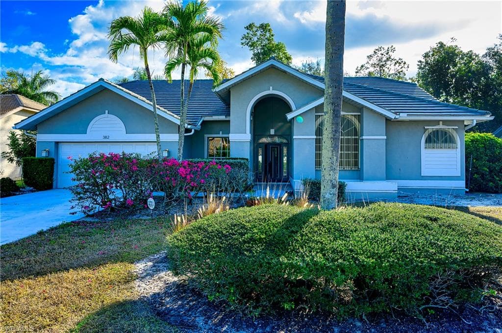 382 Henley DR NAPLES, FL 34104