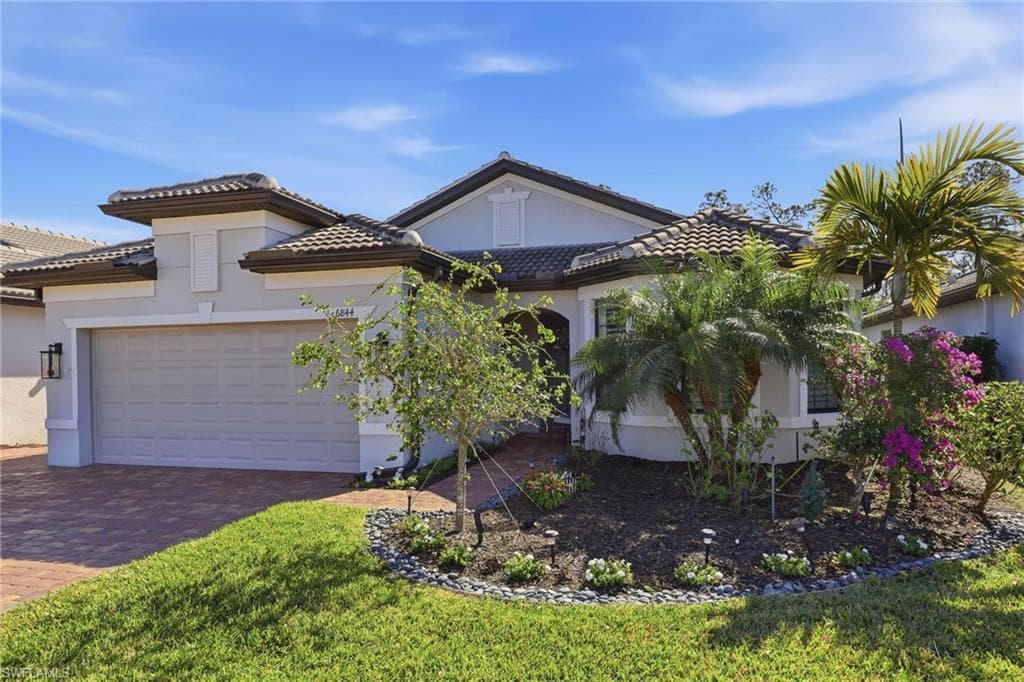6844 Winding Cypress DR NAPLES, FL 34114