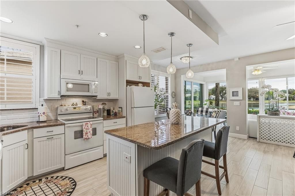 24796 Lakemont Cove LN 101 BONITA SPRINGS, FL 34134