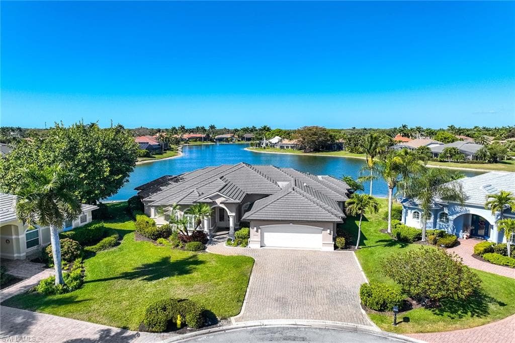 8985 Star Tulip CT NAPLES, FL 34113