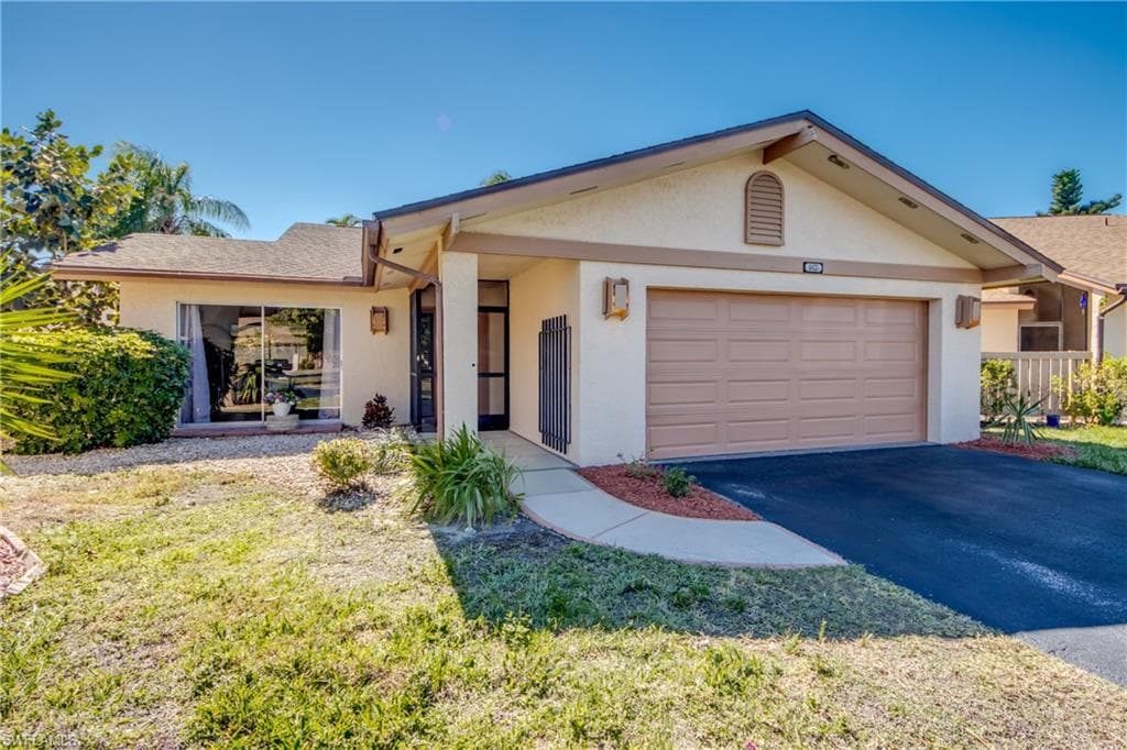 6425 Royal Woods DR FORT MYERS, FL 33908