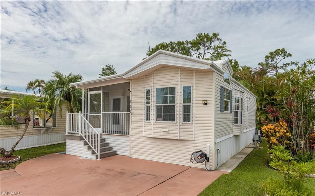 10937 Ground Dove CIR ESTERO, FL 33928