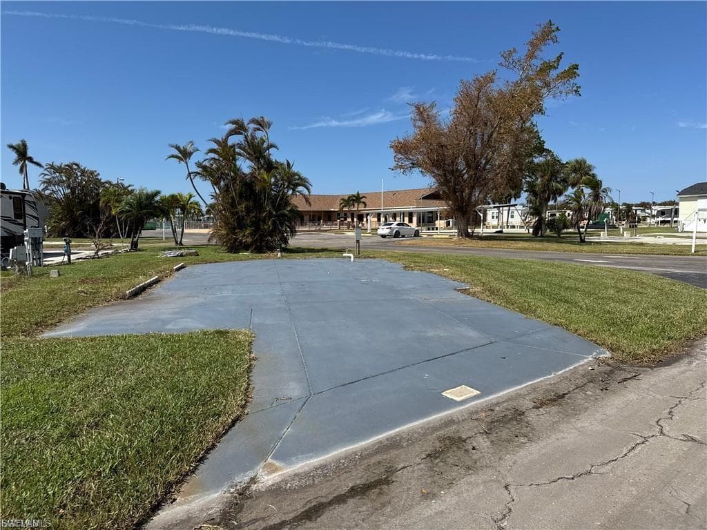 19681 #133 Summerlin RD FORT MYERS, FL 33908