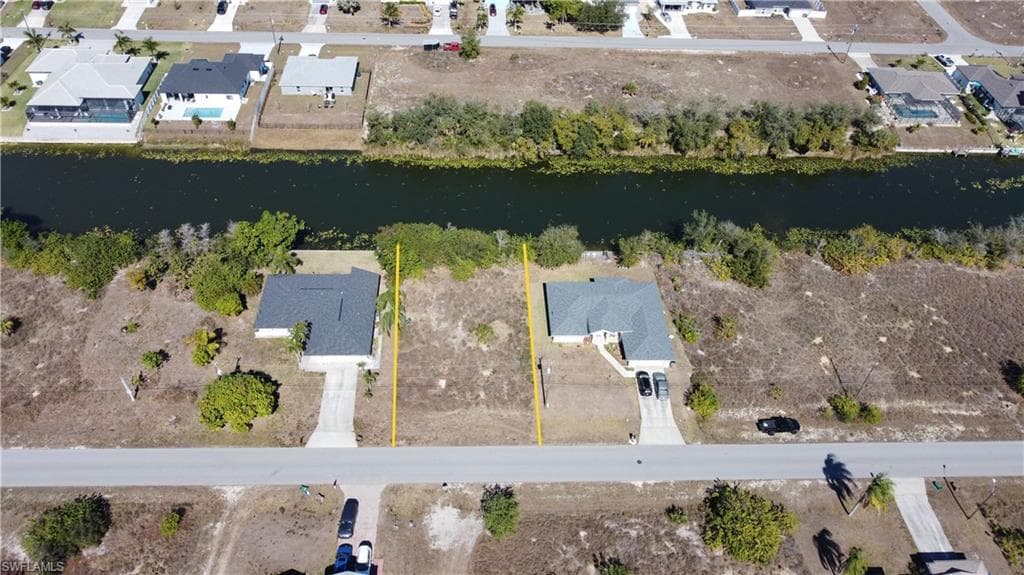 425 NW 5th TER CAPE CORAL, FL 33993