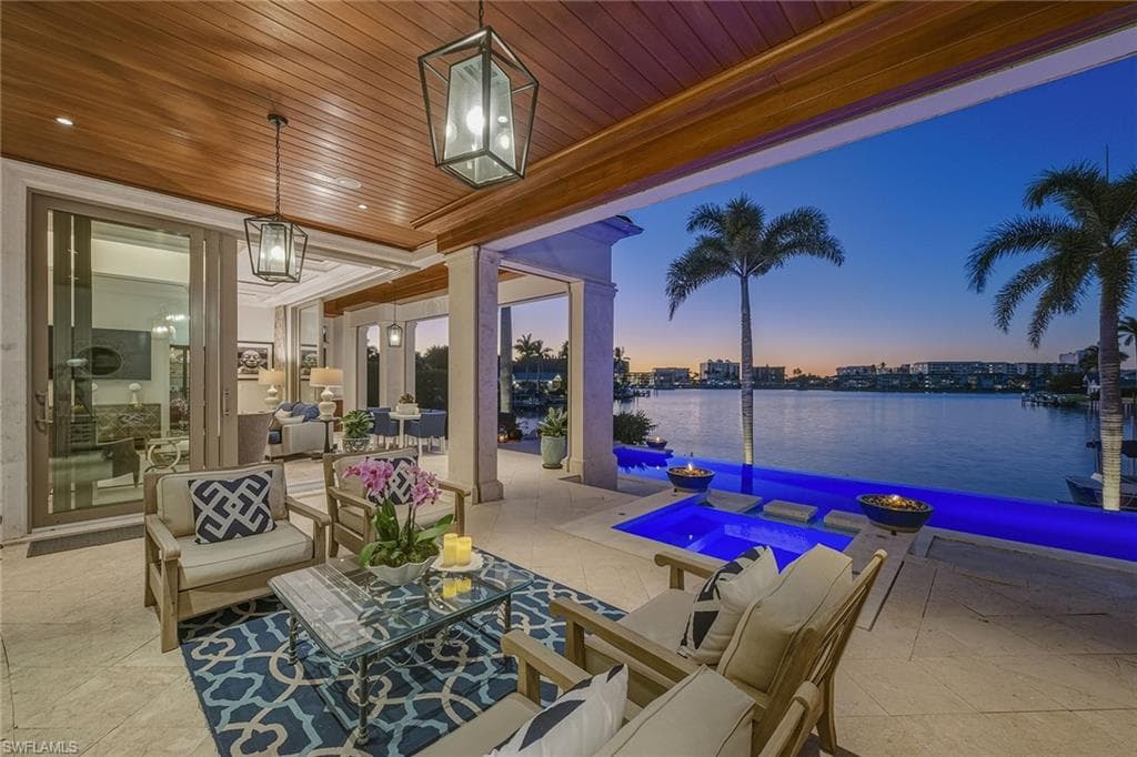 3125 Leeward LN NAPLES, FL 34103