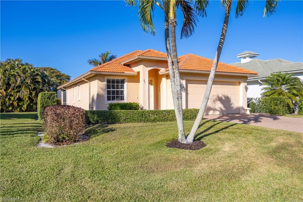 691 92nd AVE N NAPLES, FL 34108