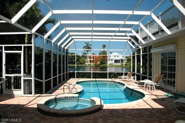 590 Lake DR NAPLES, FL 34102