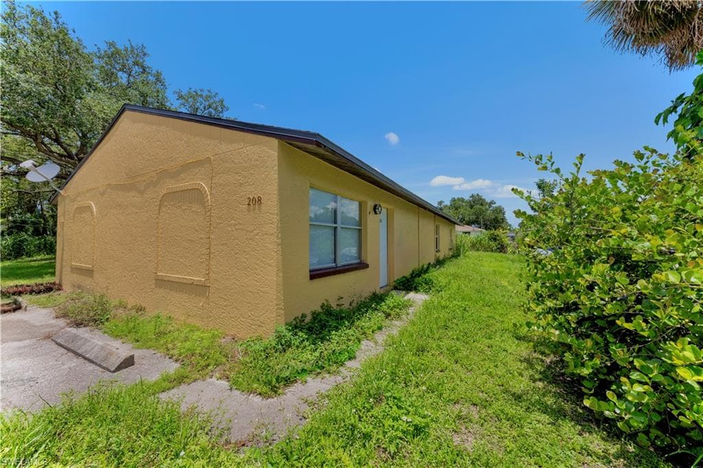 210 Charlotte AVE FORT MYERS, FL 33916