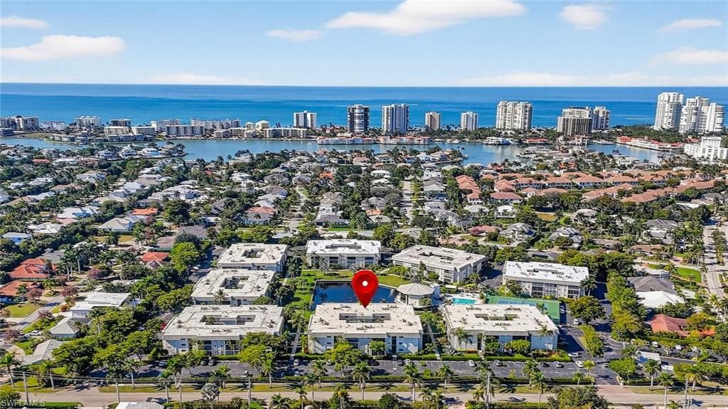 788 PARK SHORE DR B22 NAPLES, FL 34103